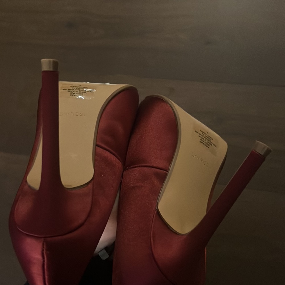 Maroon Rhinestone Embellished Pumps - Picture 4 of 4
